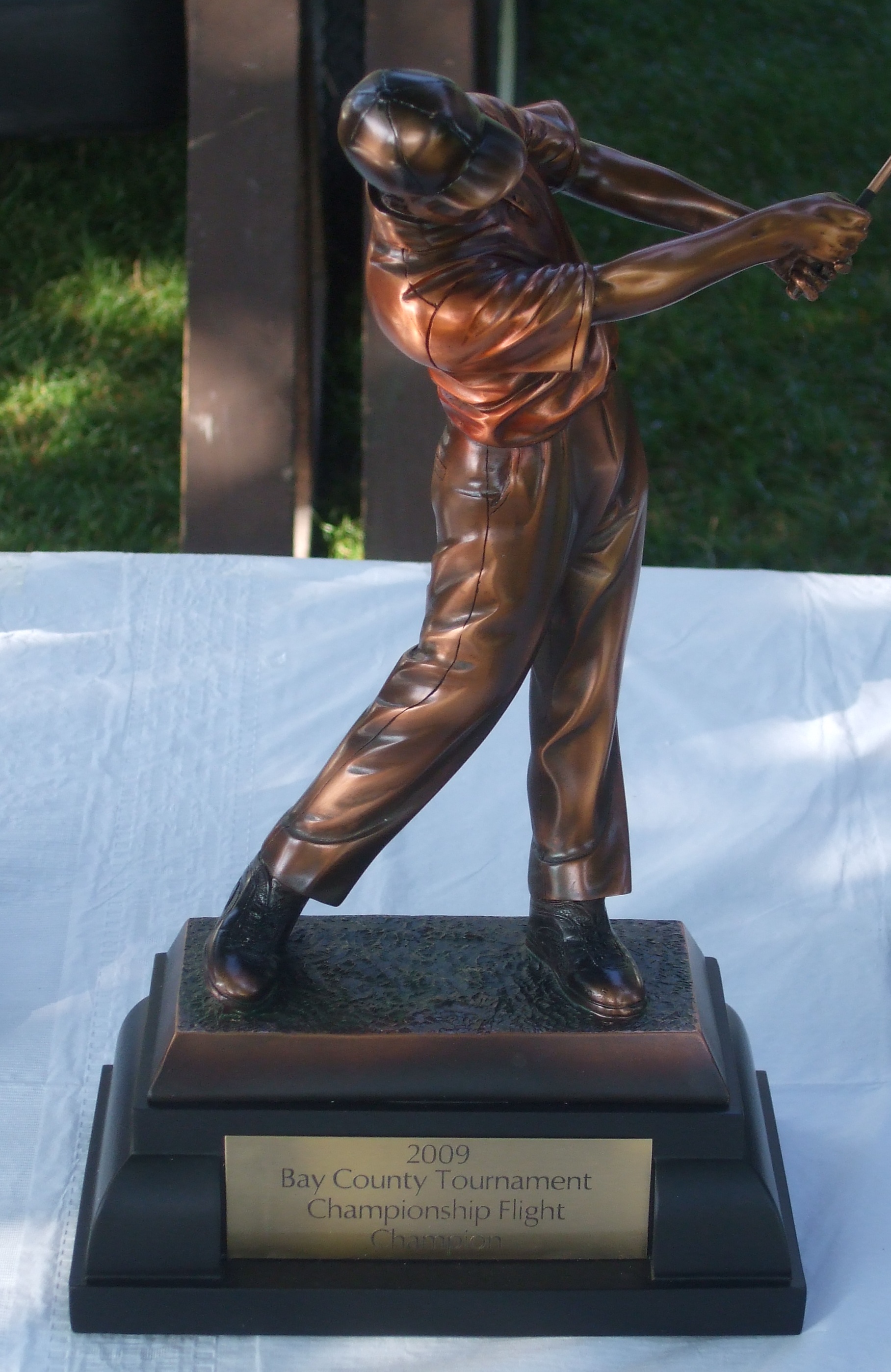  beautiful look at the 18th green of Bay County.... (Above)&nbsp; The winner's trpohy...